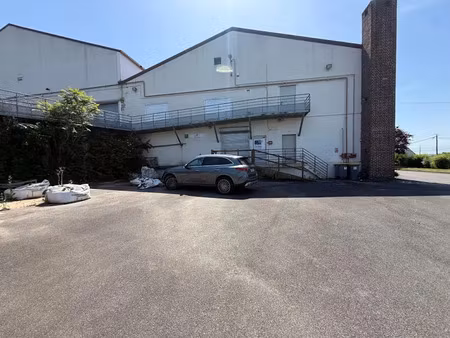 location locaux professionnels 560 m² à laon (02000)  nan €