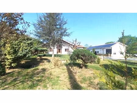 belle landaise cuisine séjour salon 4 chambres piscine dépendance 130m² 2000 m² terrain cl