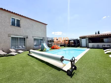 calvisson : villa 6 chambres piscine chauffee entierement re
