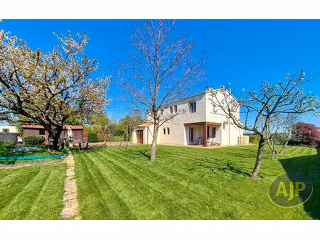 maison montaigu vendee 5 pièce(s) 107 m2