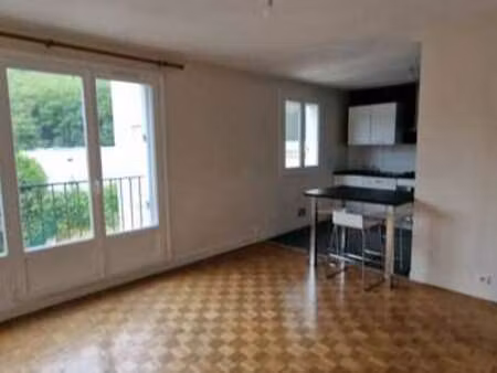 location appartement 3 pièces à brest (29200) : à louer 3 pièces / 60m² brest