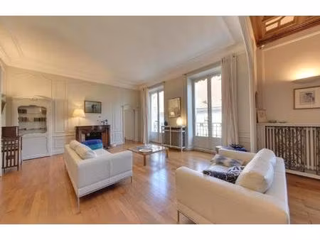charmant t5 haussmannien