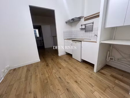 place de la bourse   studio en parfait état avec locataire en p