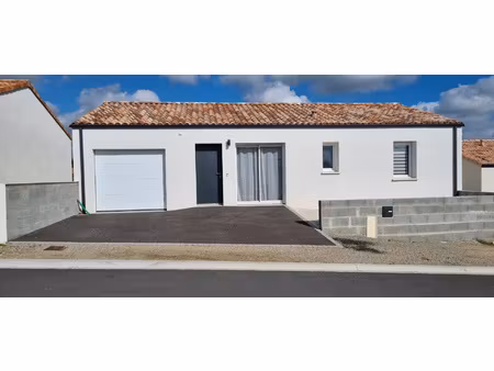'maison meublée récente 3 chambres avec garage et terrasse'