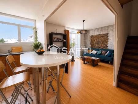 t3 en duplex traversant avec parking et grenier