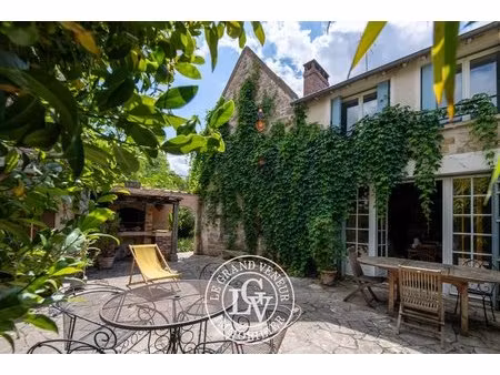 charmante maison en pierre à samois-sur-seine