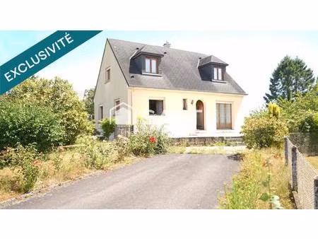 situé à proximité immédiate des commodités  ce pavillon familial de 5 pièces offre de beau