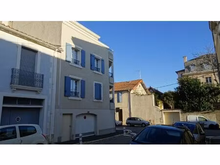location local commercial narbonne 11100