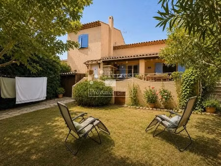 fréjus – villa de charme avec piscine  terrasse couverte et beaux volumes