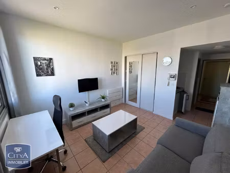 appartement à louer 1 pièce 22.17 m² - nîmes (30) - 418€