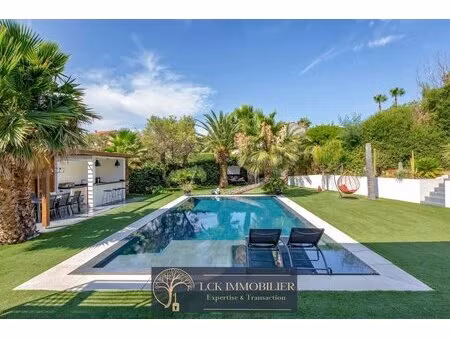saint-aygulf (fréjus) — villa contemporaine vue mer 188 m²  4 chambres  piscine miroir ...