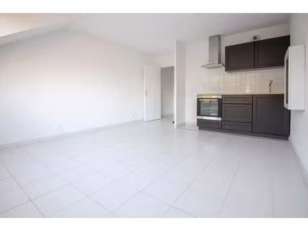 location appartement 1 pièce 26 m² à osny (95520)