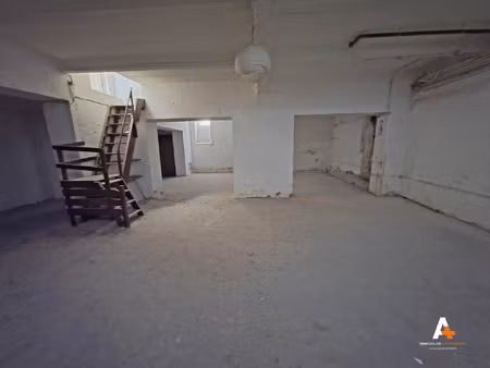 marseille 13005/ local de 98 m2 avec usage commercial possib