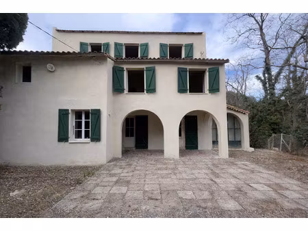 à vendre bas-de-villa à rénover secteur cassamance  auba