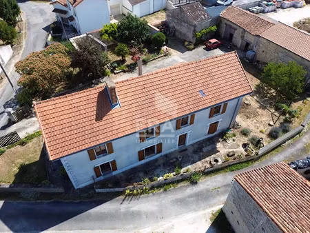 vente maison 9 pièces 249 m² à courcôme (16240)  187 000 €