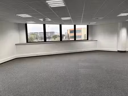 location bureaux blagnac 31700 214m² à 366m²