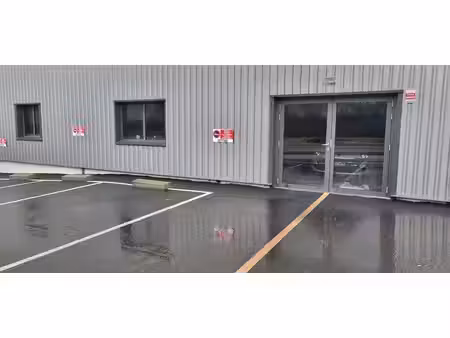 location commerce isle 87170 215m²