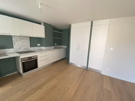 la rochelle rue reaumur appartement 3 chambres avec parking