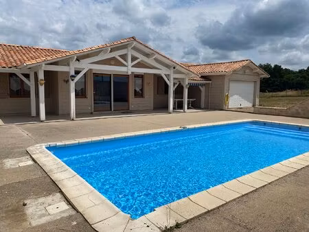 maison bois plain-pied 3 chambres  piscine sur 8000m²  rouffignac