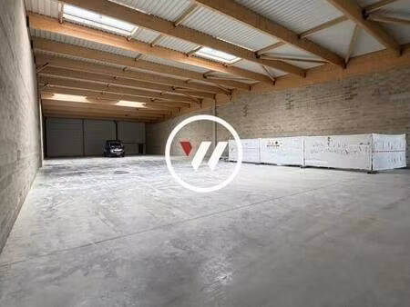 location entrepôt puiseux en france 95380 2400m²