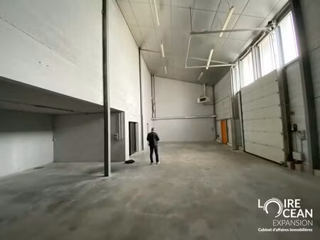 location entrepôt saint lumine de clisson 44190 163m²