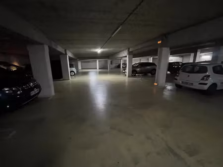 location garage 12 m² à rodez (12000)