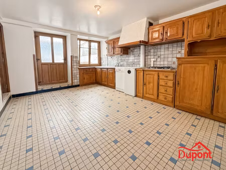 charmante maison saine 3 chambres avec grand jardin et garage ?