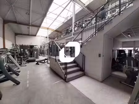 location local d’activités plaisir 78370 98m² à 1883m²