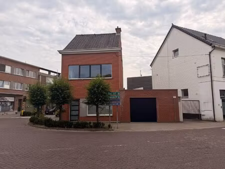 huis te koop in burcht met 4 slaapkamers