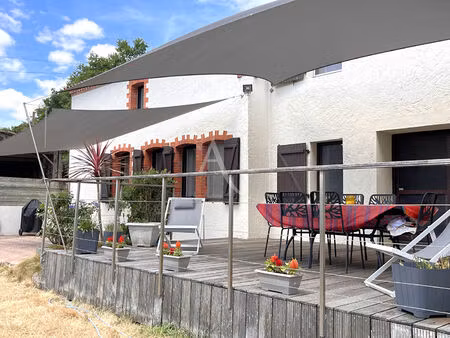 vente maison 9 pièces  242.00m²  sainte
