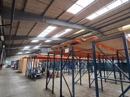 vente entrepôt nantes 44000 3332m²