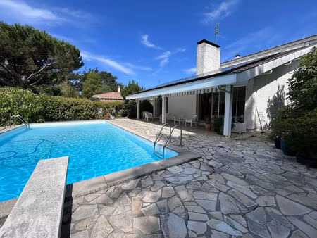 vente maison 6 pièces  152.00m²  mérignac