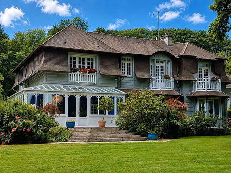 vente maison 8 pièces  300.00m²  montévrain