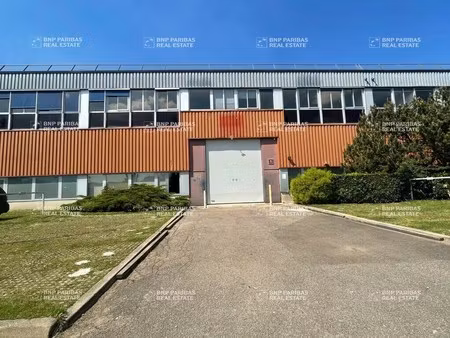 location local d’activités trappes 78190 1724m²