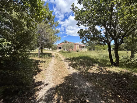 maison de plain pied en plein coeur de nature sur un terrain