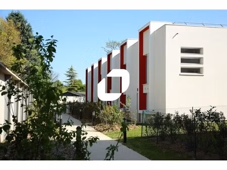location bureaux 68 m²