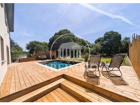 maison de 6 pièces de luxe en vente à saint-martin-de-londres  france