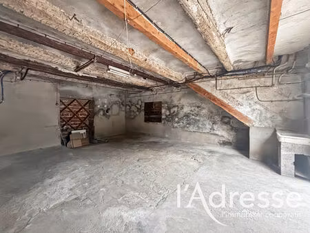 location parking / box 1 pièce  44.00m²  aubagne