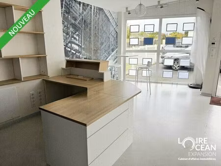 location commerce pornic 44210 66m²