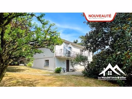 à casteljaloux  une maison familiale avec jardin  calme et proximité du centre