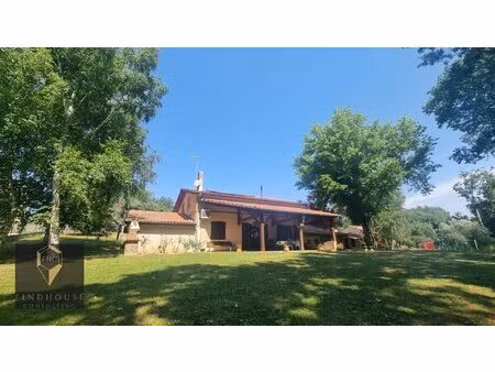maison t5 - 145 m2 avec jardin - garage et dépendance