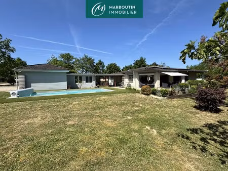 villa contemporaine avec piscine