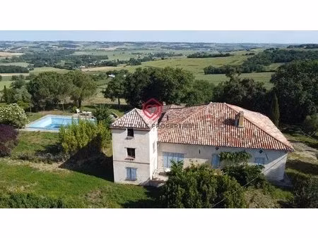 superbe ferme avec piscine à 5 min de l'isle en dodon