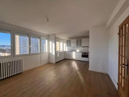 location appartement 4 pièces 82m² rouen 76100