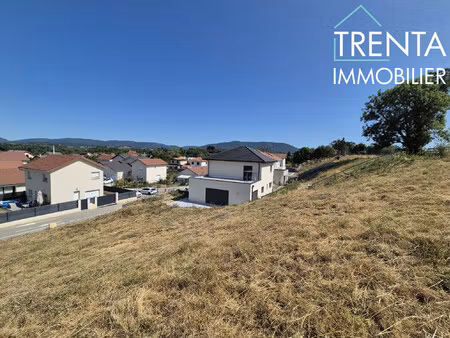 terrain de 743m² libre de constructeur à vendre sur la commune