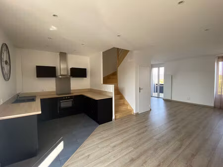 location appartement 3 pièces  72.00m²  trélazé