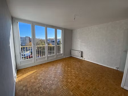 location appartement 2 pièces  45.32m²  le plessis