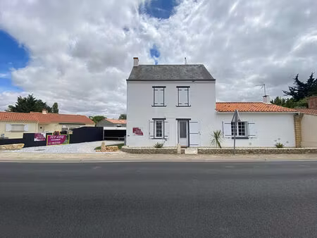 location maison 4 pièces  121.08m²  la barre