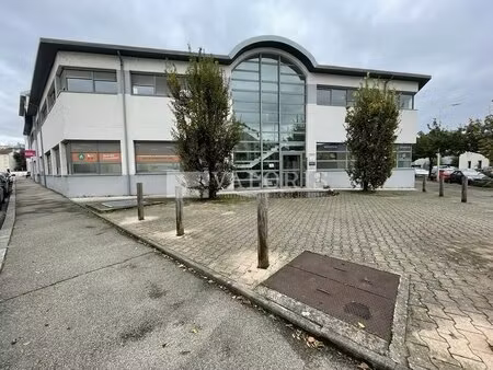 location bureaux 355 m²