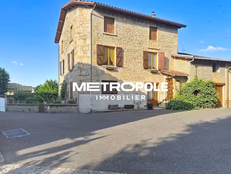 ensemble immobilier à rénover de 185 m2 environ